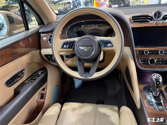 {六合彩}(2023款宾利添越加长版) {六合彩}(2023款宾利添越加长版)